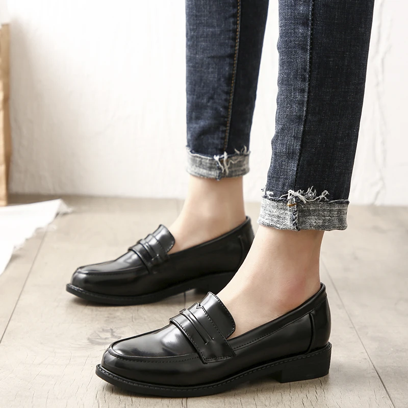 2020 Spring Women Leather Loafers Plus 