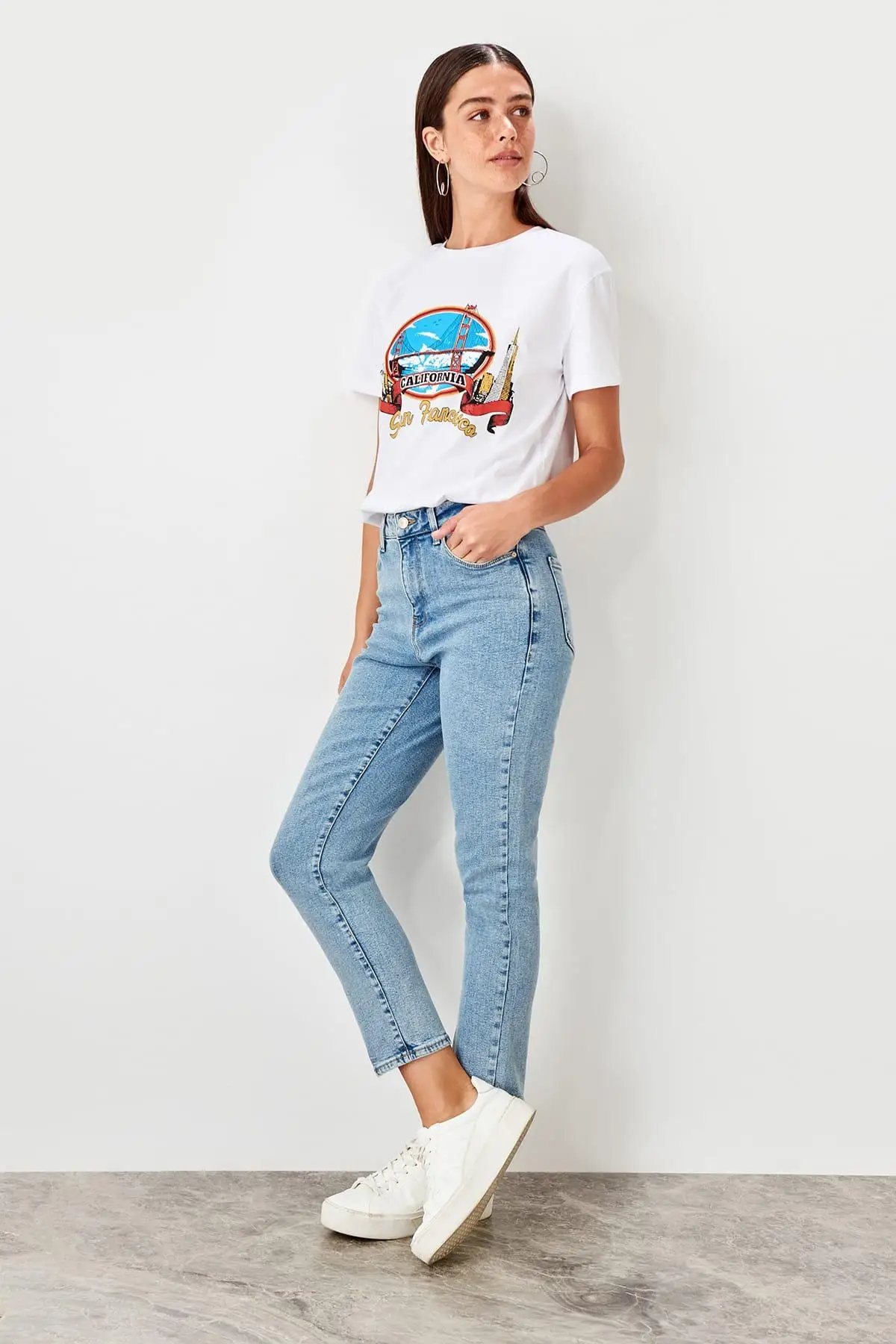 Ceny Trendyol Indigo wysokiej Bel zrelaksowany dżinsy dla mamy TWOAW20JE0009
