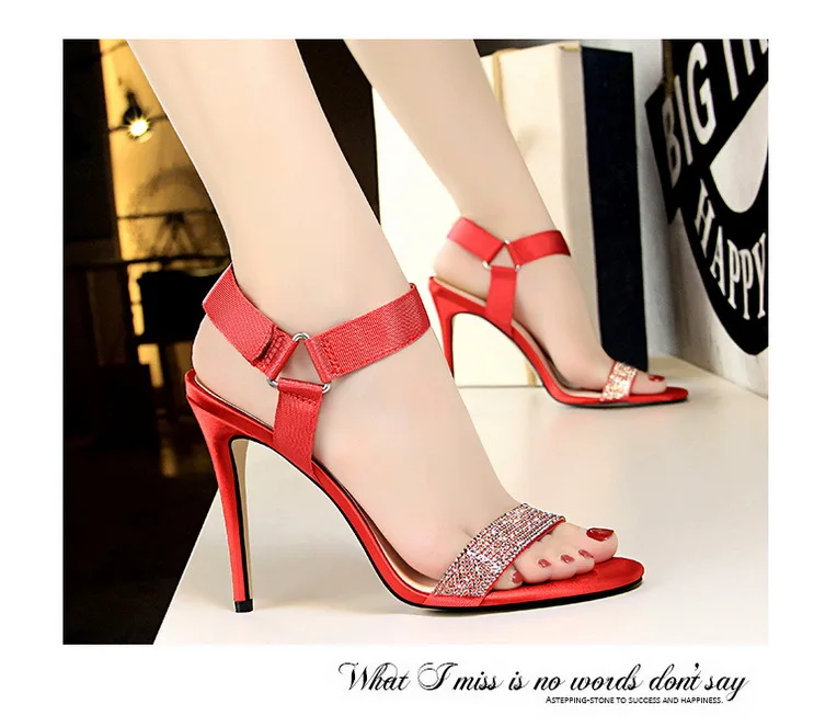 

2018 Fashion banquet women's shoes high heel stiletto high heel rhinestones with sexy nightclub sandals