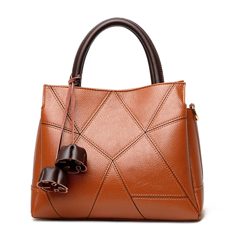 

2018 New Split Leather Fashion Women Messenger Bags with Flowers Decoration Luxury Designer Handbag Large Capacity Channels Bags
