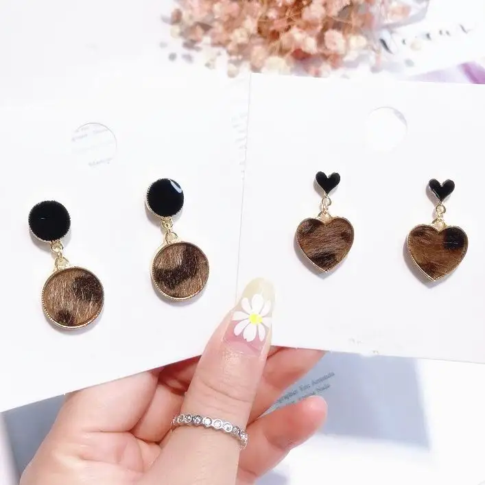 

Geometric Round Heart Leopard Dangle Earrings For Women Fashion Jewelry Femme Bijoux Fashion Vintage Fur Drop Earings Wholesale