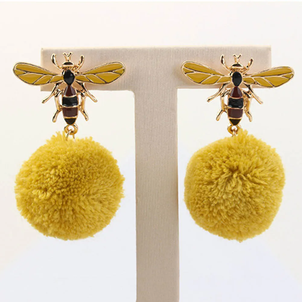 

Lovely Delicate Bee Pompom Ball Earrings Lady Yellow Bulb Animal Party South Korean Jewelry Kawaii Earrings Personality Fashion
