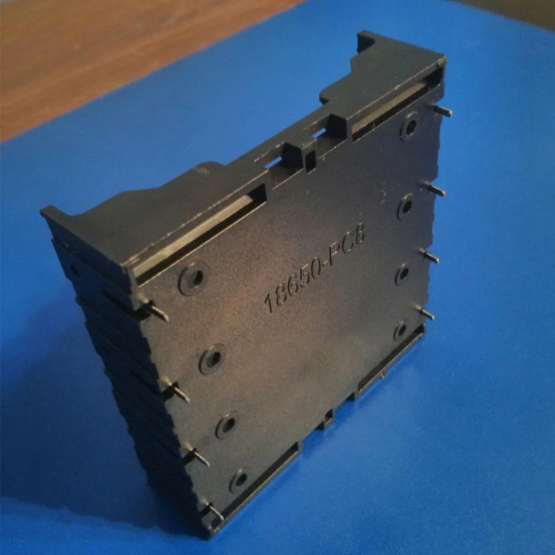 

centechia Pro Black 18650 Battery Box Holder Batteries Case for 4pcs 18650 in Parallel 3.7V Pole for Soldering