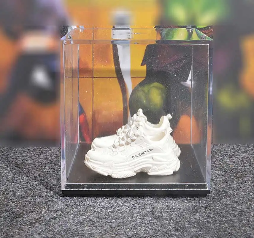 Дропшиппинг ПВХ брелоки Кукла аксессуар-брелок с акриловая витринная коробка 3D мини обуви брелок в виде кроссовка
