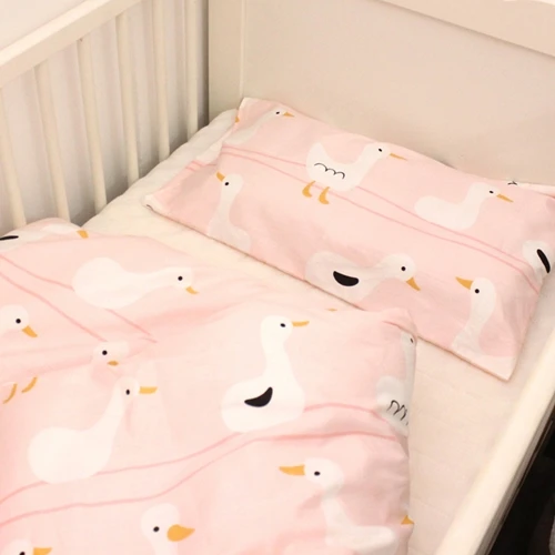 2pca комплект детского постельного белья, Комплект постельного белья для новорожденных, пододеяльник+ наволочка, дизайн с розовой уткой для маленьких девочек - Цвет: 2pcs a set