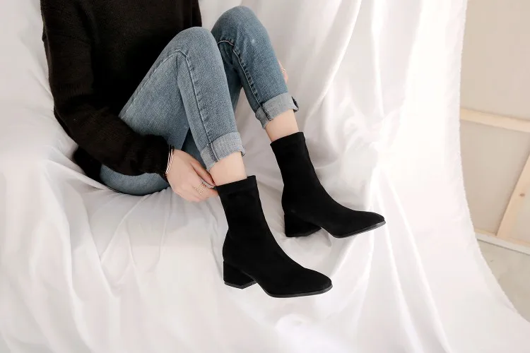 Женские ботинки; сезон осень-зима; Новая модная женская обувь с квадратным носком на толстом каблуке средней высоты; большие размеры 32-43