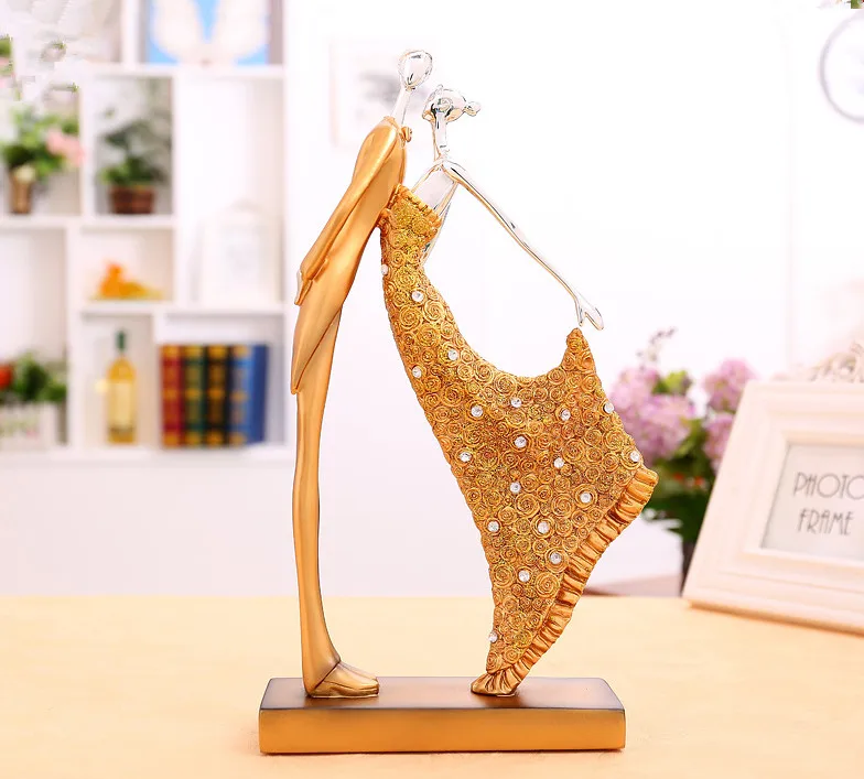 

free shipping Luxurious Gold " Tiptope Kiss " Bride and Groom Wedding Cake Topper Figurines for wedding cake home decorations