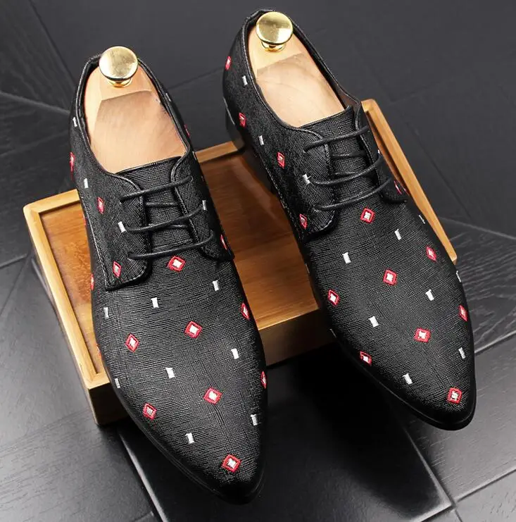 

2019 Luxury Flower designers Men personality pattern pointed oxfords Shoes Flats Homecoming Dress Wedding zapatos hombre