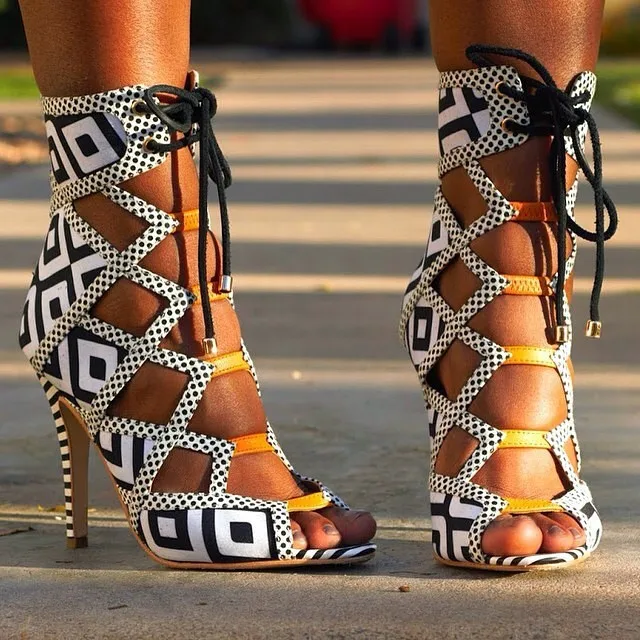 

Factory Real Photo Lace-up Patchwork Sandals White/black Chess Color Matched Cut-out Dress Shoes Open Toe Strappy Sandal Boots