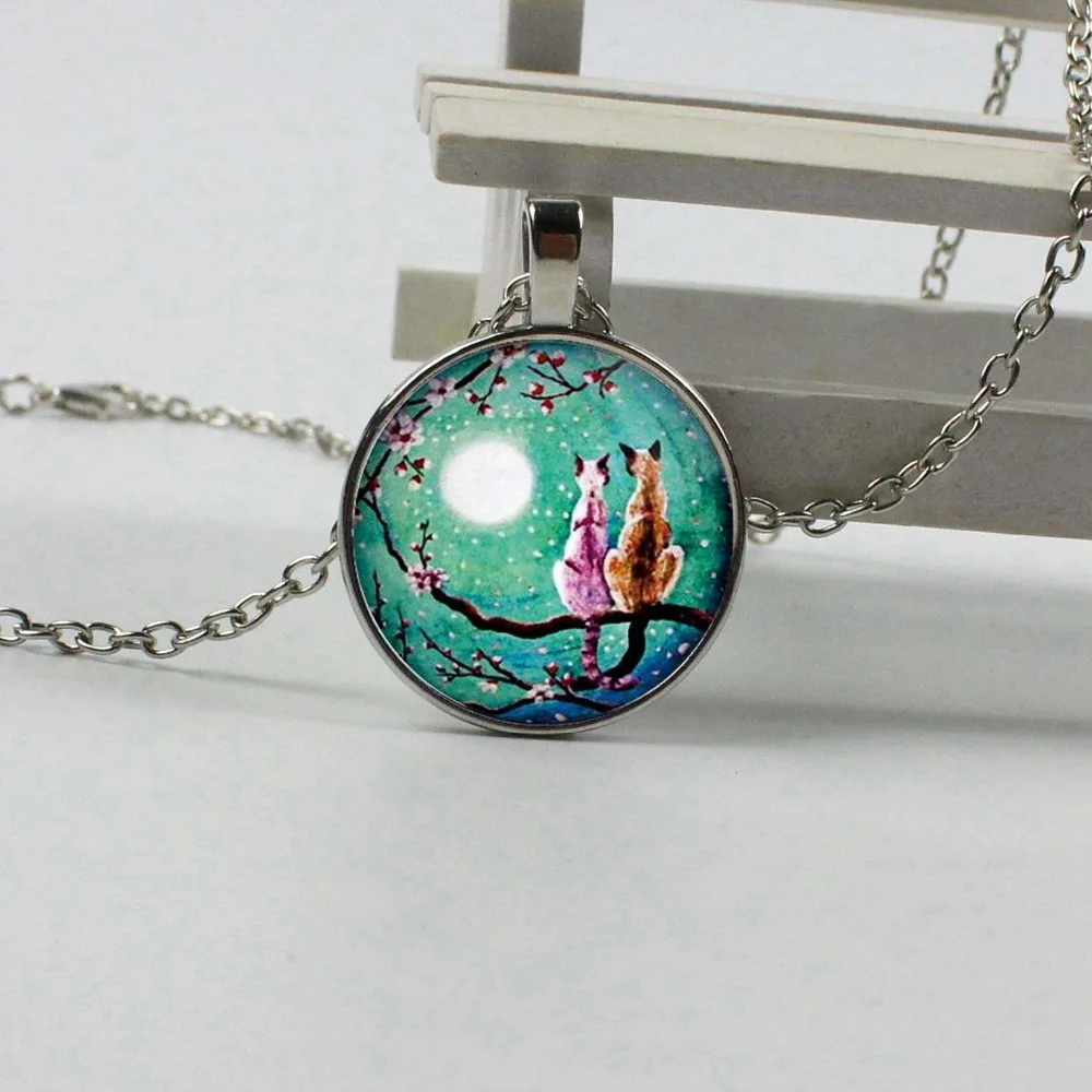 

2019 new wholesale creative lonely moon cat crystal glass pendant necklace