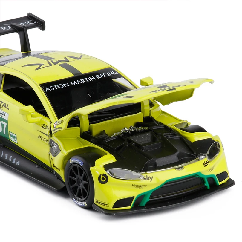 Модель спортивного автомобиля GTE Le Mans 1/32 модель из сплава игрушки для детей