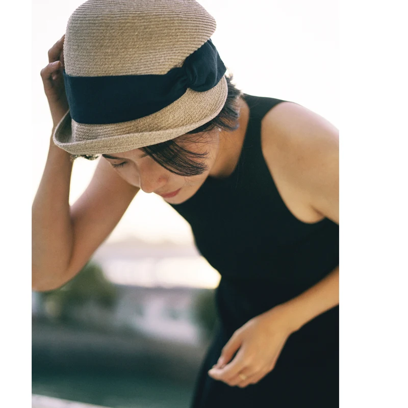 

Women classical Straw Hat Summer Cap Beach Vocation Derby Hat cloche hat irregular pleated design side bow elegant hat