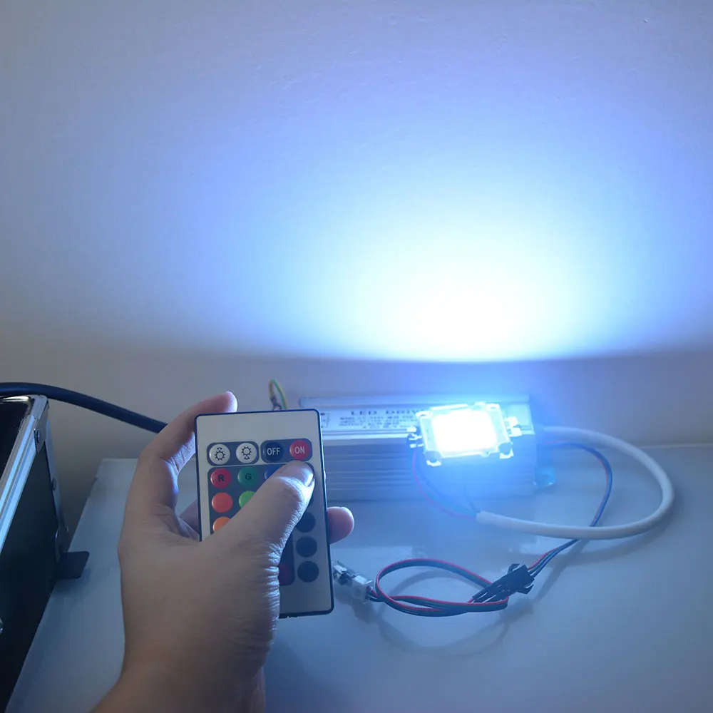 Встроенный чип на весь Ватт 20 Вт 30 50 светодиодный RGB светильник/драйвер источника