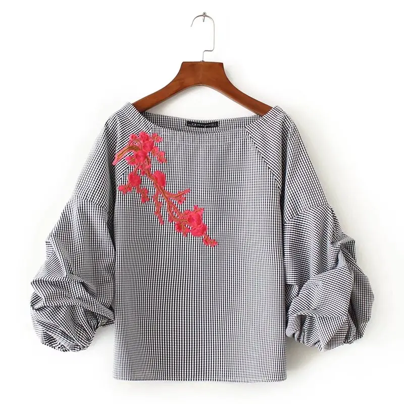 

2017 New Fashion Women Vintage Square Collar Plaid Blouses Shirts lady flower embroidery patch Feminine Blusas Tops LS1208