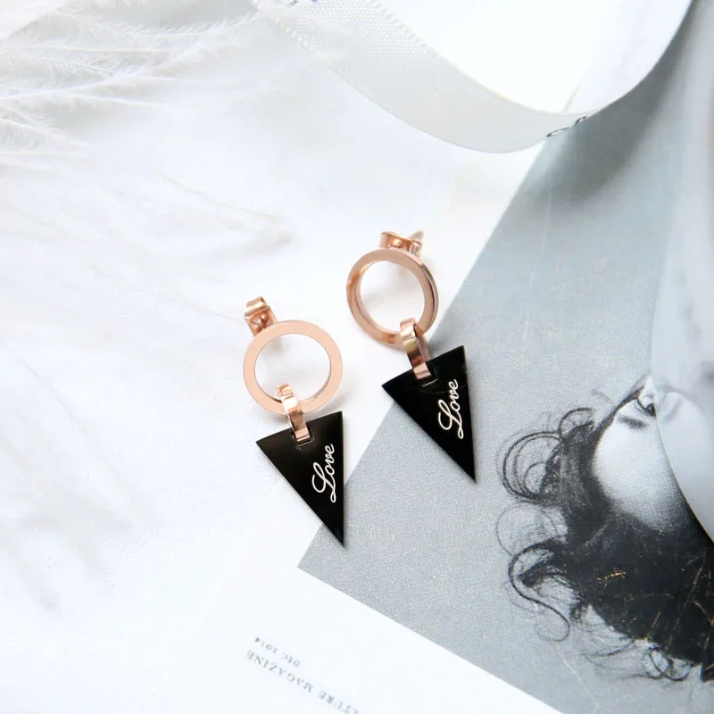 Yun ruo Новое поступление черная треугольная серьга-гвоздик розовое золото цветная Серьга для женщин подарок для девочек титановая сталь ювелирные изделия никогда не выцветают