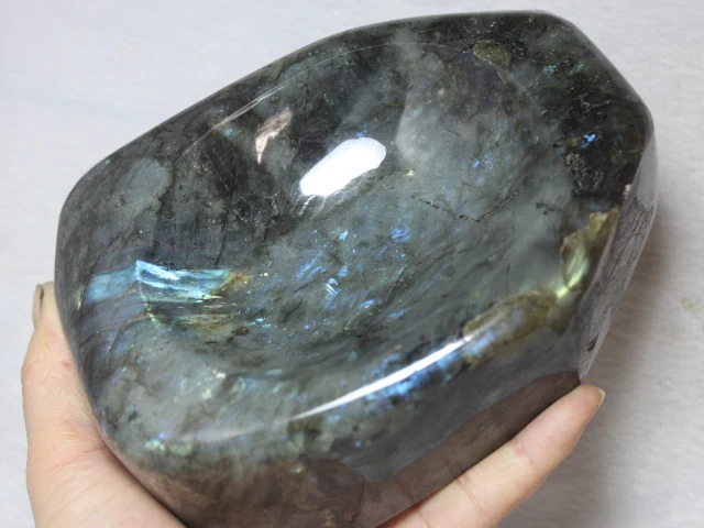 

(2090g) 100% Natural Labradorite ashtray Crystal Polished