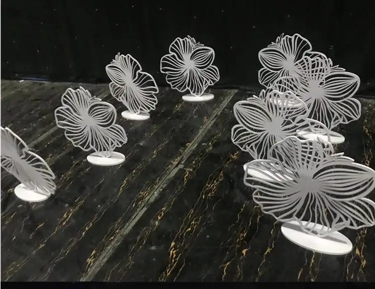 

Wedding supplies wedding stage T stage PVC carved road lead display pieces shop window wedding dress decoration decoration.