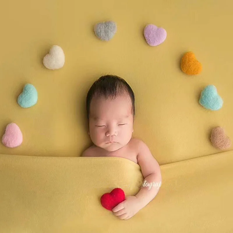 

Newborn Handmade Wool Felt Heart Shape Photography Studio Props Infant fotografia Accessories Baby Girl Boy Photo Shoot Props