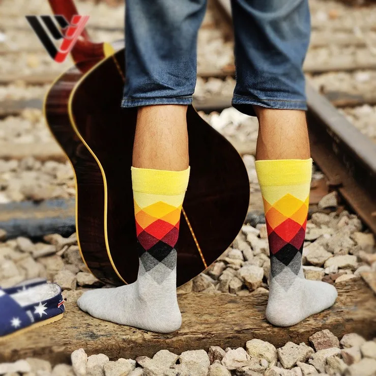 Повседневные мужские хлопковые цветные носки с геометрическим рисунком, Harajuku, градиентный цвет, деловая одежда, носки, алмазная клетка, длинные носки, calcetines