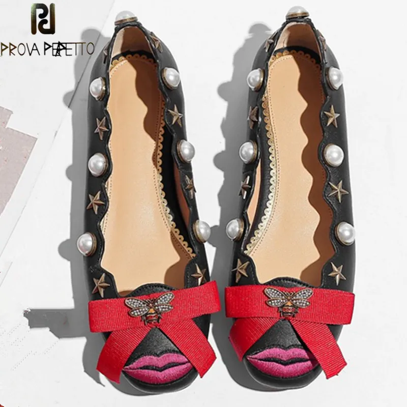

Prova Perfetto Sxey Red Lip Bowknot Flat Shoes Woman Rhinestone Bee Pentagram Ladies Shoes Real Leather Shallow Wedding Shoes