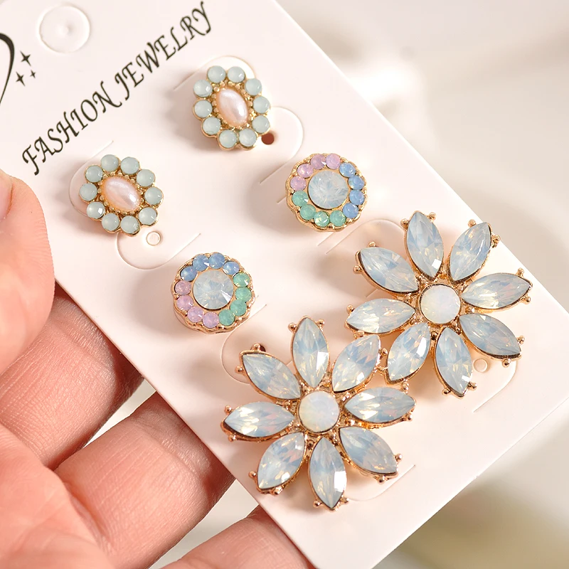 

Newfashionable gorgeous women's jewelry girl's birthday party beautiful white powder green ear nail suit earring agent shipping