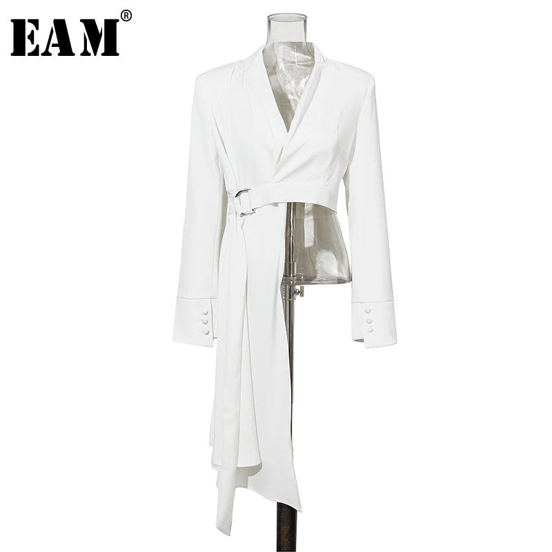 

[EAM] 2019 New Autumn Winter V-collar Long Sleeve White Button Belt Spliced Irregular Jacket Women Coat Fashion Tide JX600