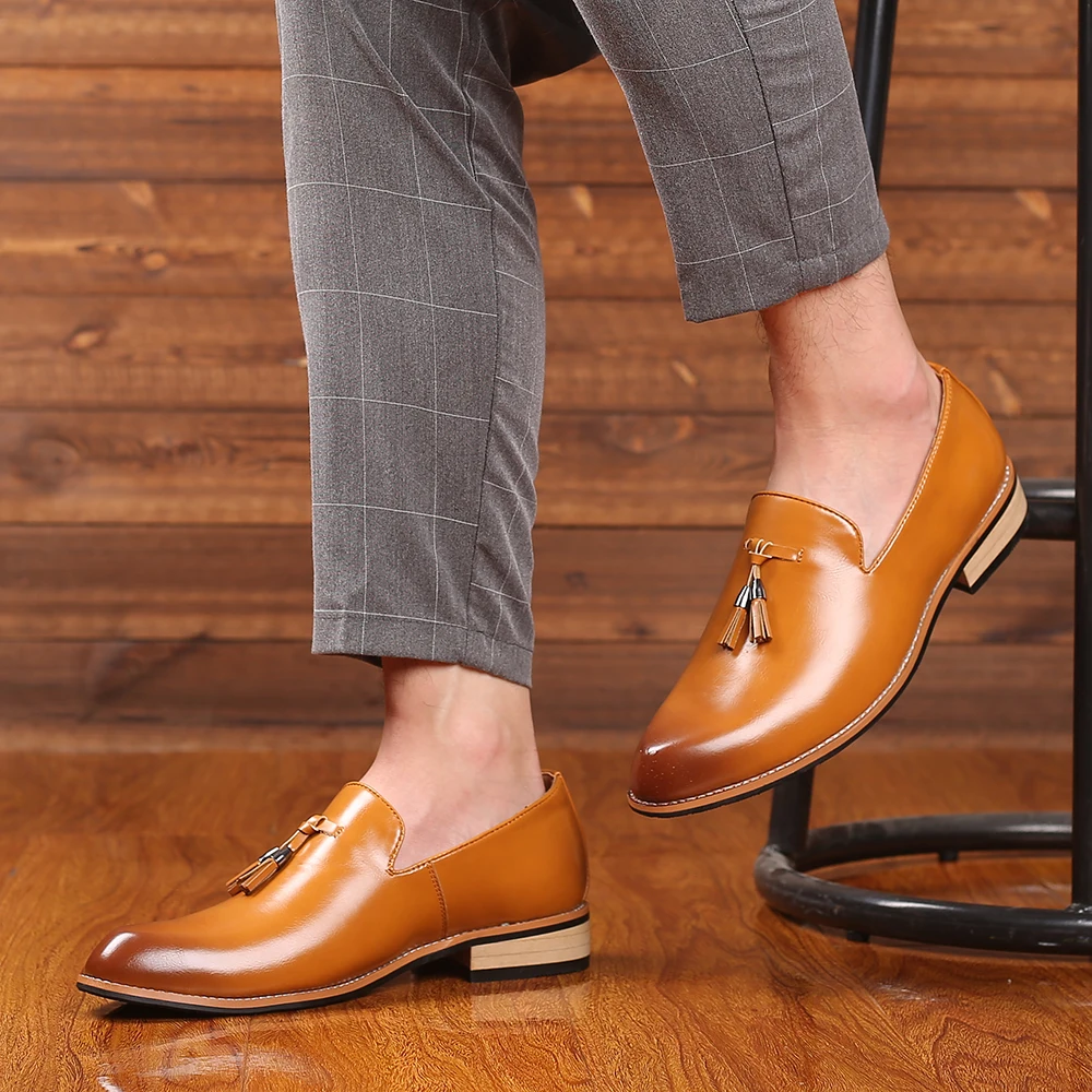 Men Dress Shoes Gentlemen British style Paty Leather Wedding Shoes Men Flats Leather Oxfords Formal Shoes Men Dress Shoes Gentlemen British style Paty Leather Wedding Shoes Men Flats Leather Oxfords Formal Shoes