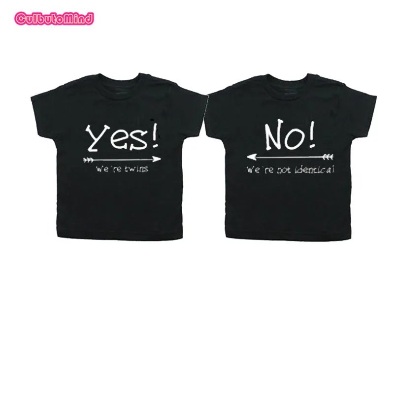Черная футболка для малышей летние футболки с короткими рукавами для маленьких мальчиков и девочек футболки из хлопка с принтом «Yes we are twins», детские шорты