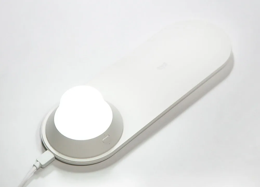 Xiaomi Yeelight Беспроводной Зарядное устройство с светодиодный ночной Светильник магнитное притяжение умный светодиодный лампы Красочный 800 люмен для айфонов samsung