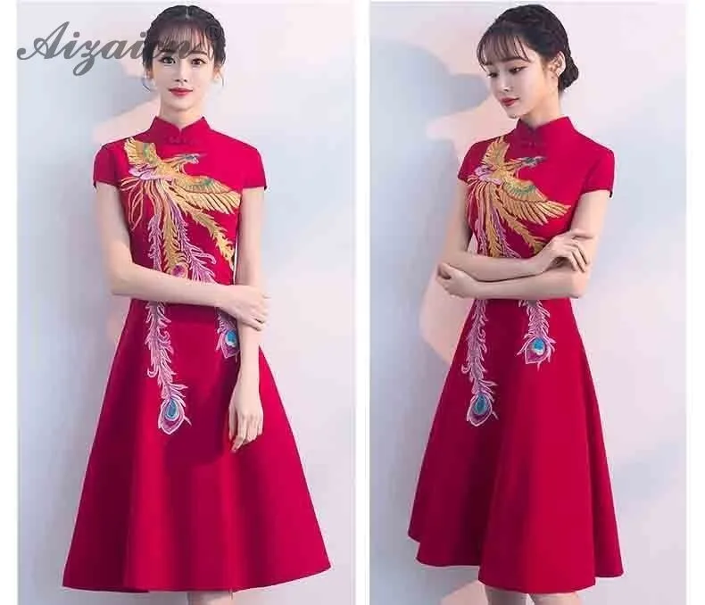 2019 de moda rojo Cheongsam bordado Phoenix Qipao las mujeres chino tradicional boda Vestido tounica estilo Восточный