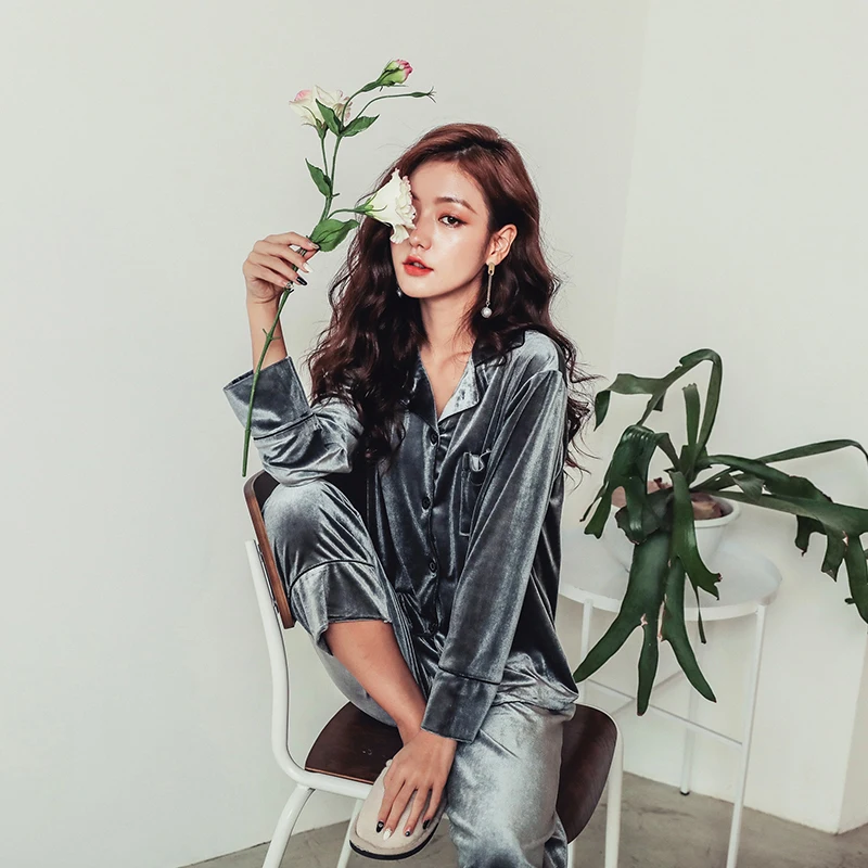 Beste 2019 Lange Mouw Goud Fluwelen Pyjama Set Winter Vrouwen Warme Pyjama Sets Plus Size Nachtkleding Pyjama 3XL 4XL 5XL 85kg Nachtkleding Set