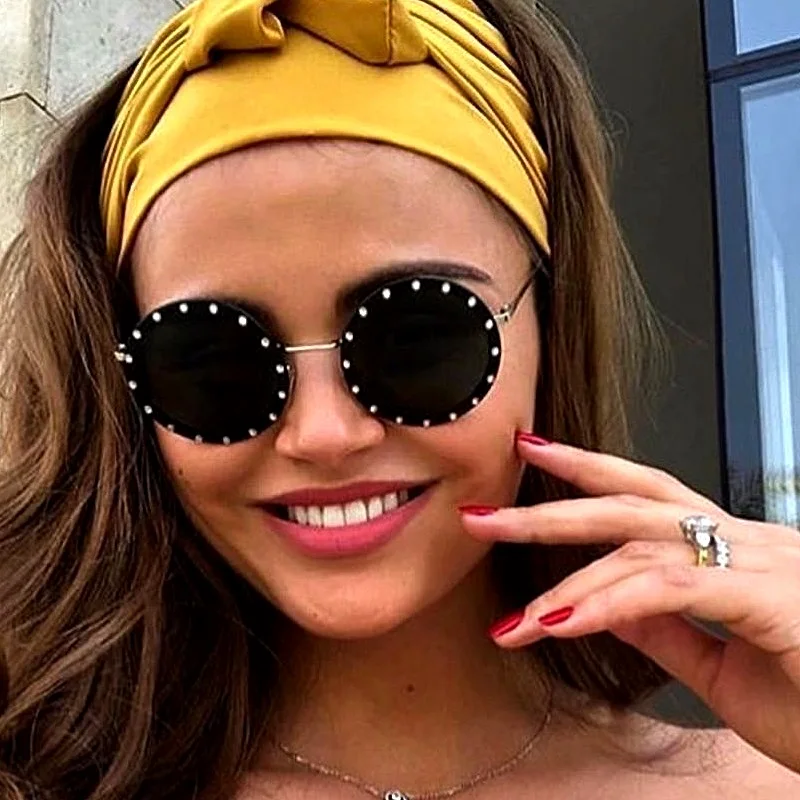 

2019 Luxury Round Women Sunglasses Crystal Rivet Designer Ladies Fashion Sun Glasses Classic Brand Designer Shades