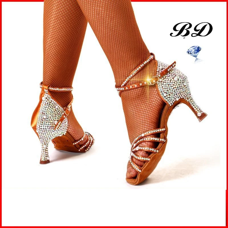 Танцевальные Кроссовки; женская Обувь для бальных танцев; обувь для латинских танцев; Высококачественная обувь из воловьей кожи с бриллиантами; нескользящая подошва; Удобная атласная обувь на заказ; BD 217