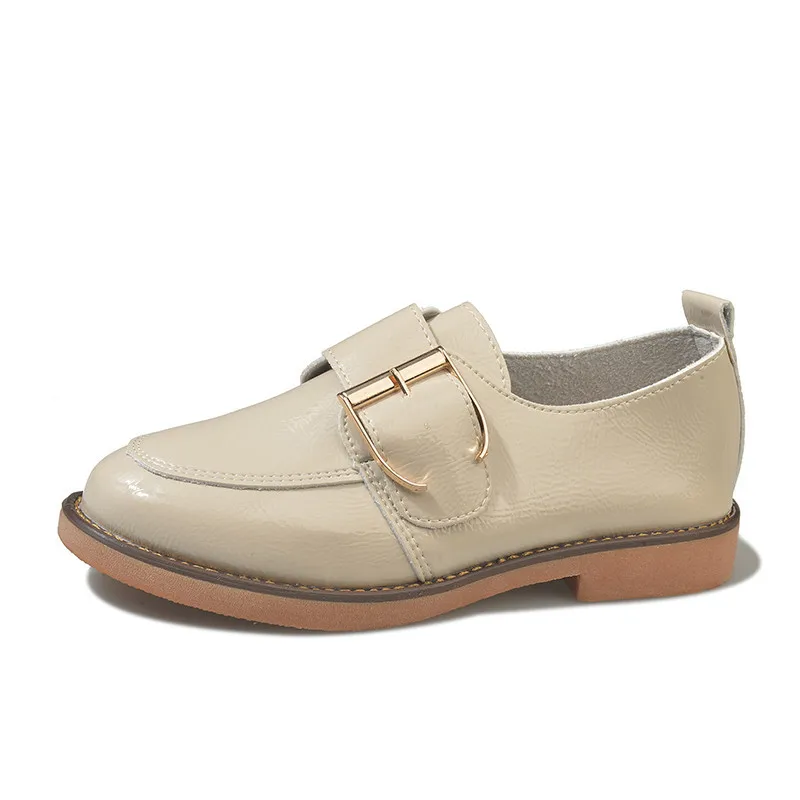 

2019 New fashion classic Black and white women leather shoes spring autumn hot models breathable comfort casual singles shoes