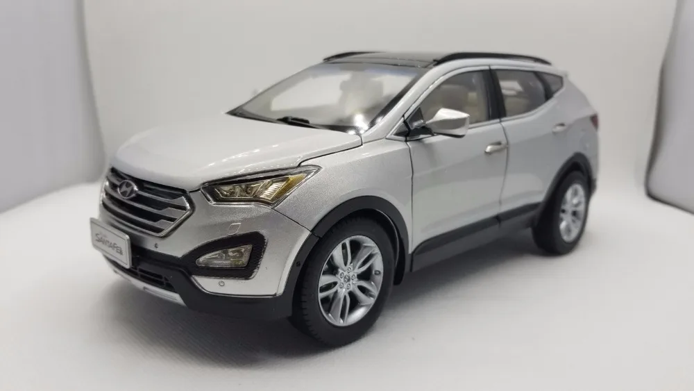 

1:18 Diecast Model for Hyundai Santafe Beige White Rare Alloy Toy Car Miniature Collection Gifts Santa Fe