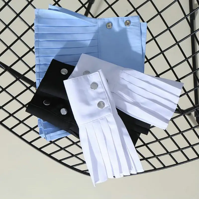 

[La MaxPa] 2017 Korean new winter fashion solid color white blue black pleated buttons False sleeve cuff oversleeve all-match
