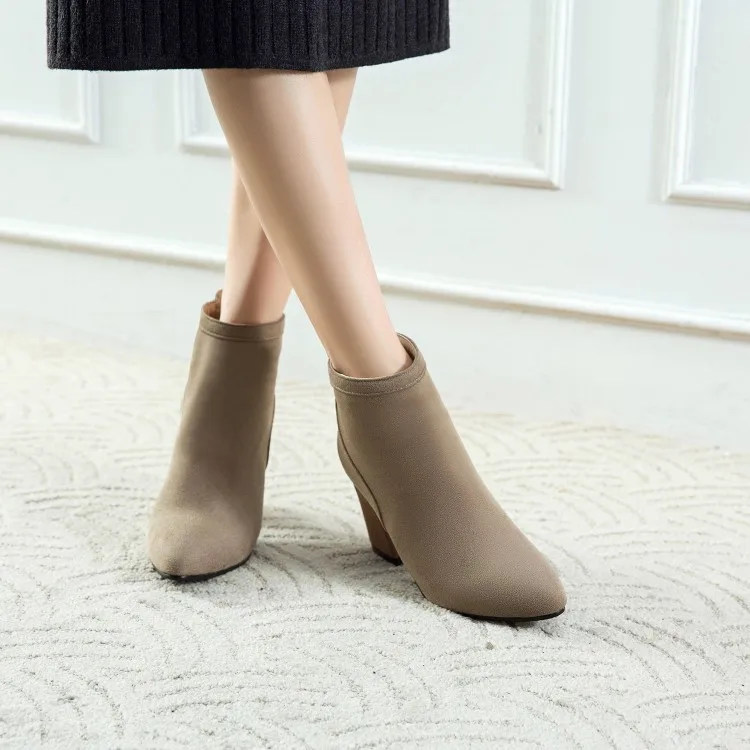 

Big Size 11 12 13 14 15 16 17 18 19 Ladies with high heels, chunky and pointed toe, versatile ankle boots with zipper back