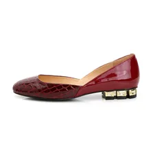 Год женская обувь из лакированной кожи большие размеры 34–43 женская тонкие повседневные туфли Kvoll с круглым закрытым носком на низком каблуке украшенном стразами женская обувь