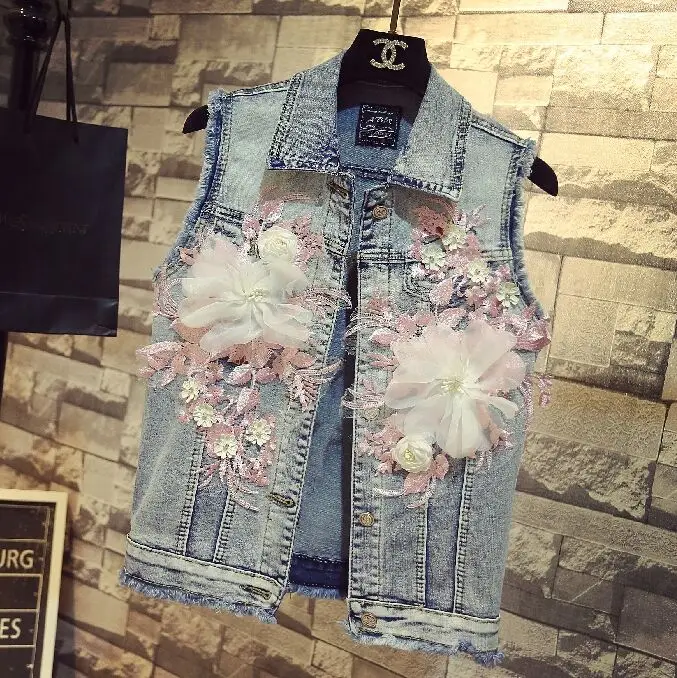 

European Station 2018 Summer Women's New Fashion Embroidery Sleeveless Coat Girl Lady Slim Short Denim Jacket Coats Jeans Coat