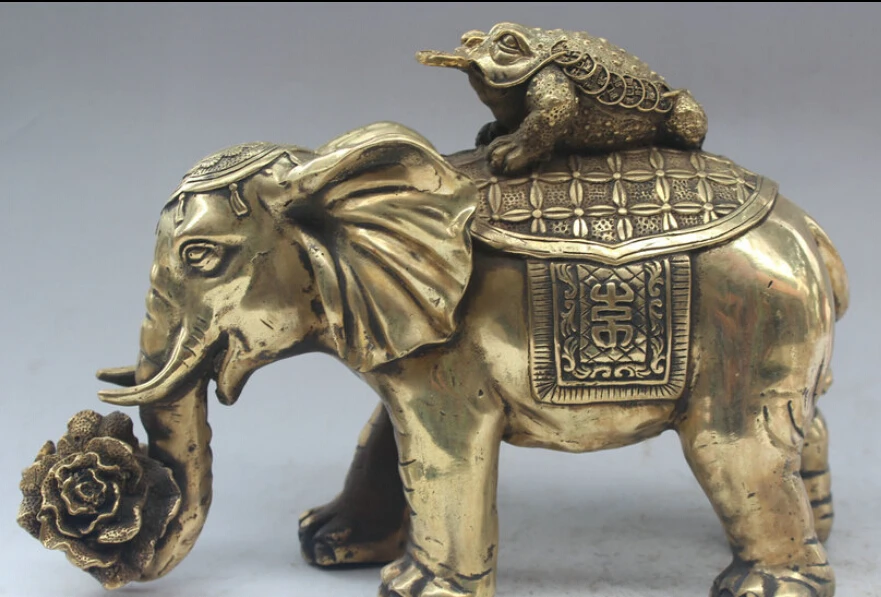 

JP S0524 13" Chinese Brass Folk cabbage Golden Toad Spittor Auspicious elephant Statue B0403