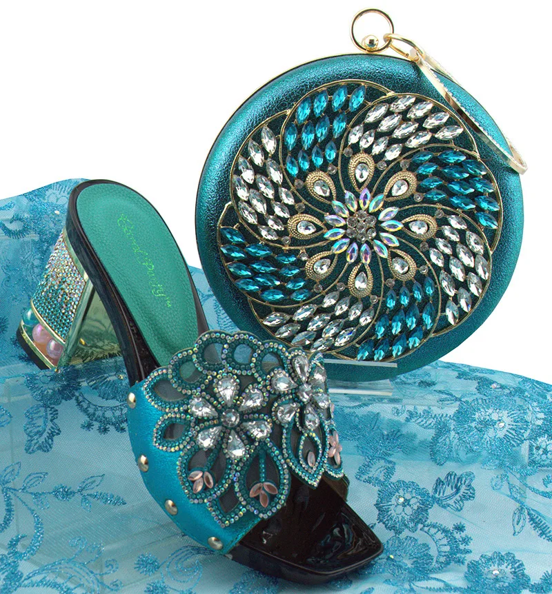 preço Novos sapatos da moda e bolsas para combinar em mulheres chinelos com sapatos de salto baixo e muitos cristais italiano azul turquesa SB8161 3