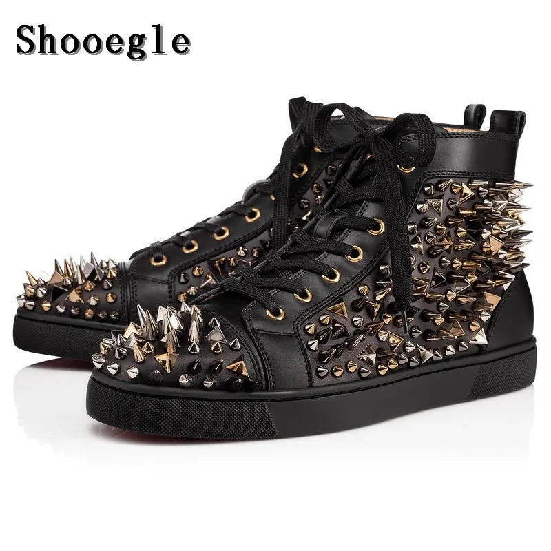 Rebites de Couro Masculinos de Alta Sapatos ao ar Shooegle Preto Branco Sapatos Qualidade Moda Spike Tênis Livre Apartamentos Casuais Chaussure Homme –