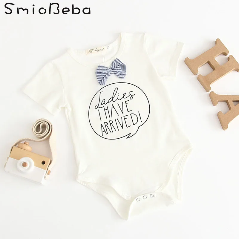 

New Born Baby Boy Girl Rompers Cute Bow Tie with Letter Cotton Short Sleeve Creeping Suit Kids Unisex Jumpsuit Rompers Sets