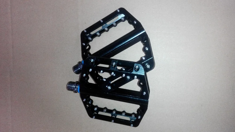 Super light 280g grip alloy Cormo spindle MTB DH BMX bike pedal