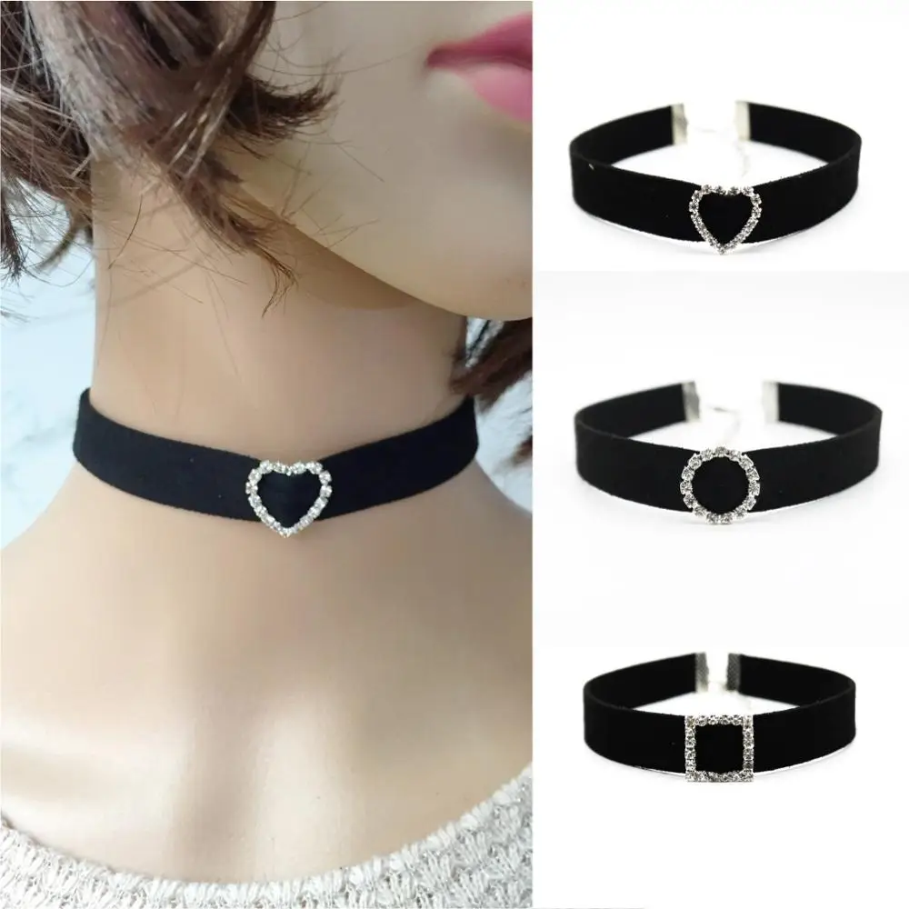 busirde Femmes Velours Collier Ras du Cou à la Main Coeur Pendentif en Cristal Collier Court busirde Femmes Velours Collier Ras du Cou à la Main Coeur Pendentif en Cristal Collier Court