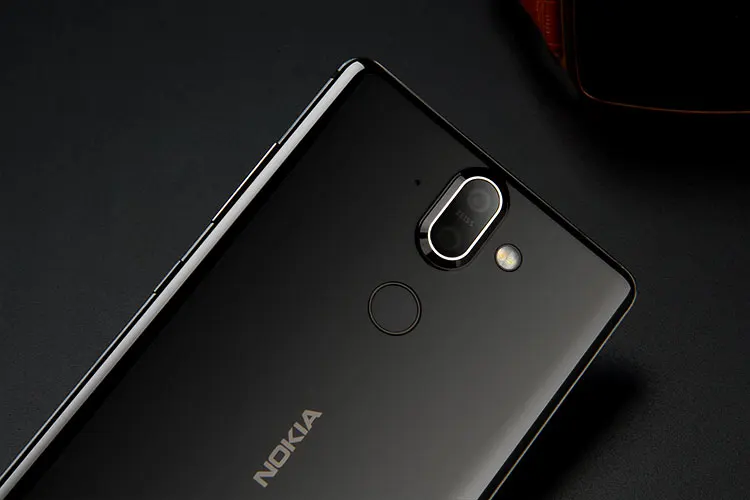 NOKIA 8 Sirocco 6GB RAM 128GB ROM Qualcomm Snapdragon 835 2.36GHz Octa Core 5.5 Inch POLED Corning Gorilla Glass 5 2K 3D Curved Screen IP67 Waterproof Dual Camera Android 8.1 4G LTE Smartphone