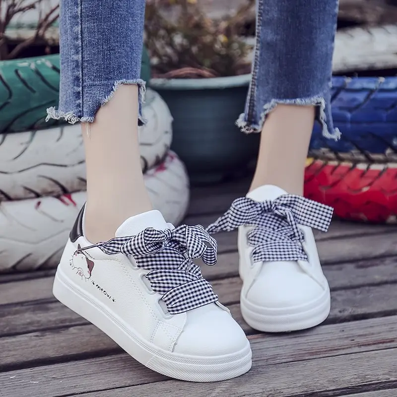 النساء رياضية الربيع 2019 الصيف جديد أحذية نسائية رسمت باليد أحذية خفيفة أنيقة Zapatillas Deportivas موهير