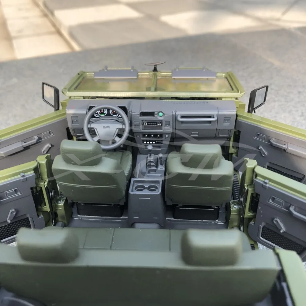 Модель литая автомобиля для 1:18 Beiqi Yongshi BAW 001 60 летний парадный автомобиль на