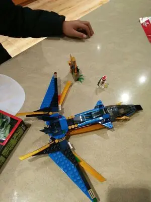 LEGO Ninjago Jay's Storm Fighter 9442 (7)