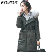 Новая мода средней длины женские куртки с капюшоном енота меховой воротник теплое пуховое пальто Женская тонкая верхняя одежда куртки зима YYJ11